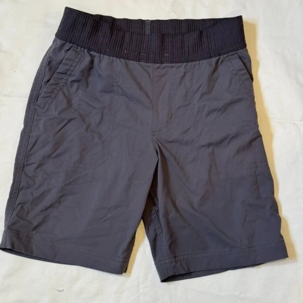 Boys Size 8 REI shorts - Picture 2 of 6